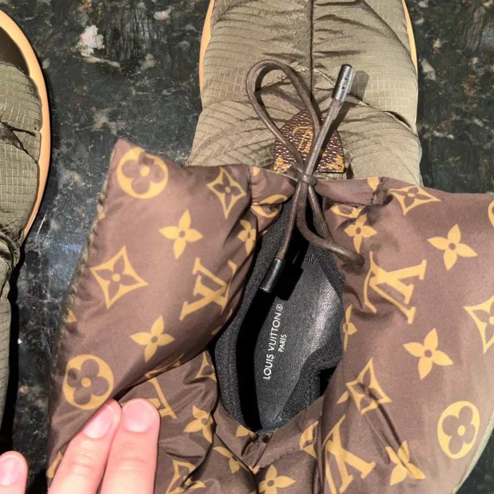 Louis Vuitton Snow Boots - Size 42 - Picture 6 of 12